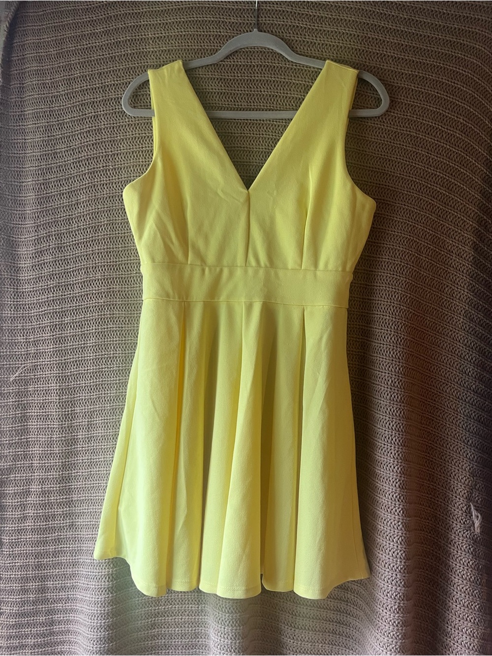 Haute Monde Lemon Yellow V-Neck Sleeveless Fit & Flare Dress